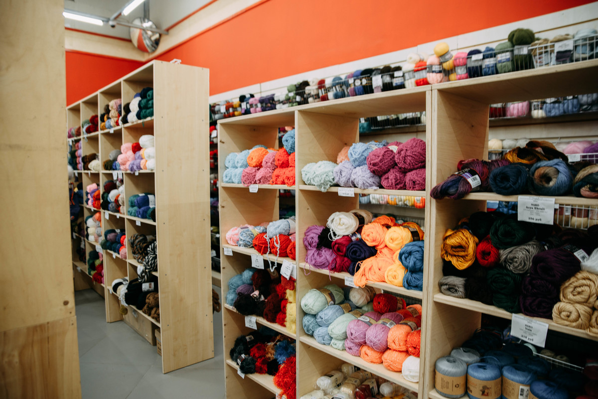 магазин мир ткани смоленск. лаборатория модных увлечений смоленск. иголочка магазин рукоделия. макси смоленск магазин рукоделия. торговое оборудование для товаров рукоделия.